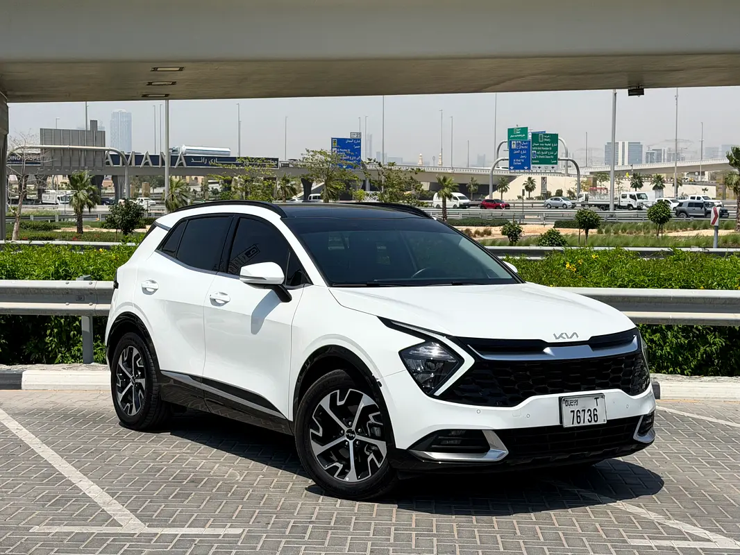 Kia Sportage 2023 — photo 1 of 19