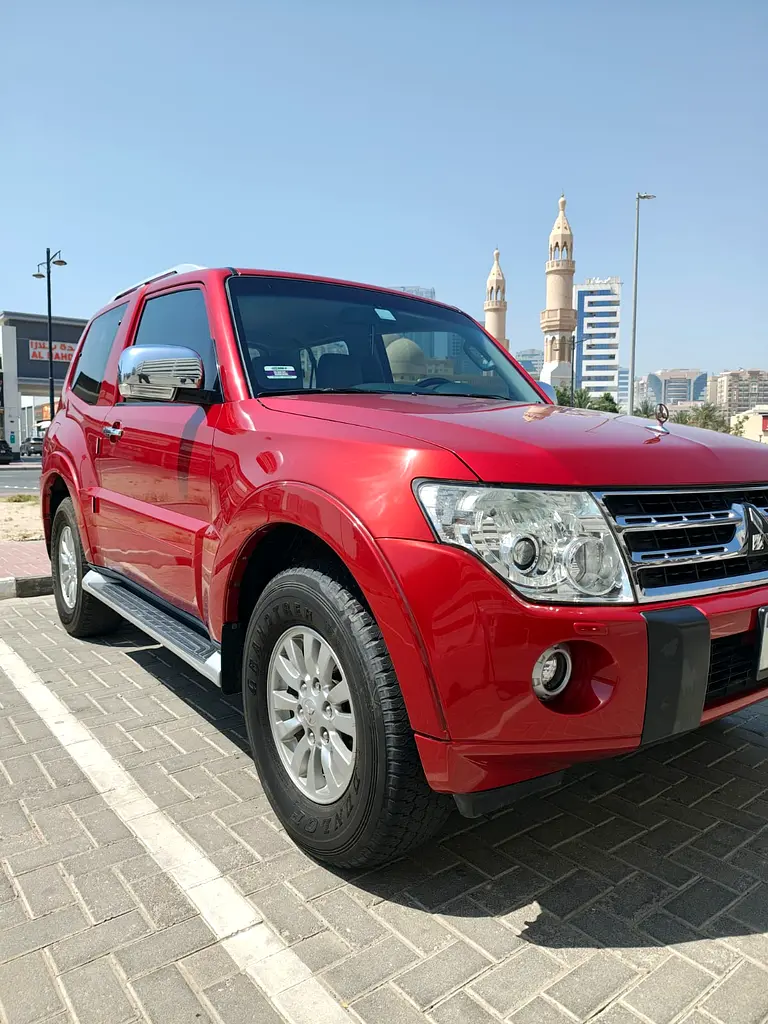 Mitsubishi Pajero 2011 — photo 1 of 15