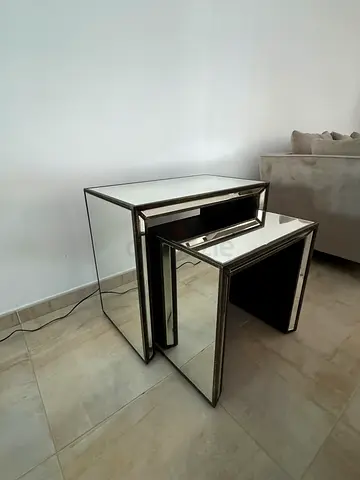 2 mirrored side tables