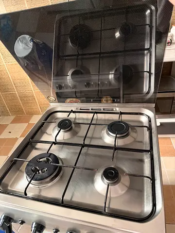 Gas cylinder and stove