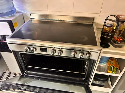 Used Stainless Steel Electric Ceramic Hob with Oven — Good Working Condition