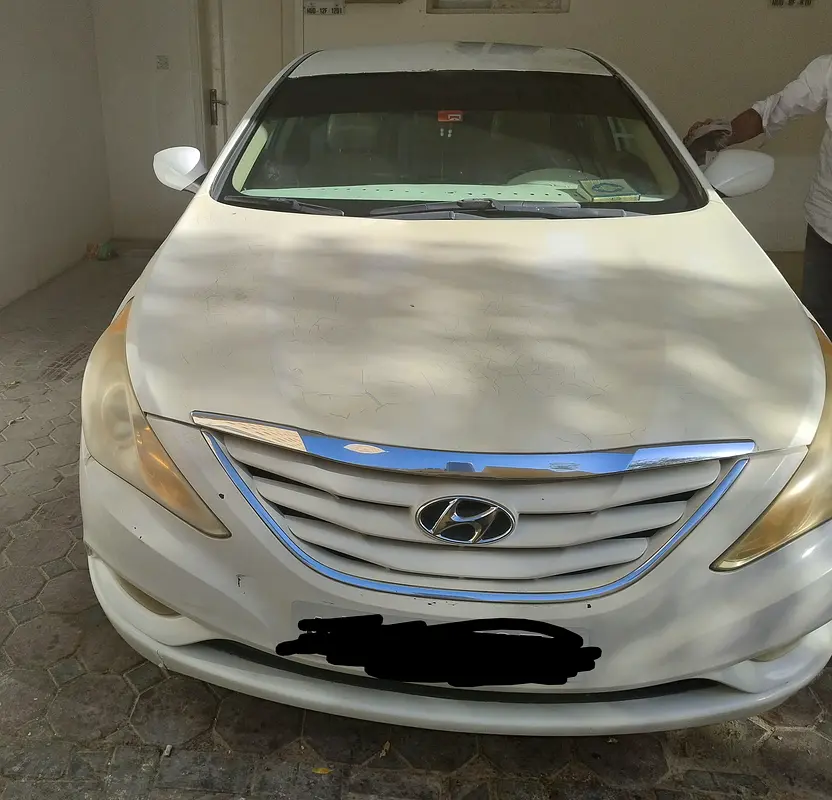Hyundai Sonata 2012 — photo 1 of 4
