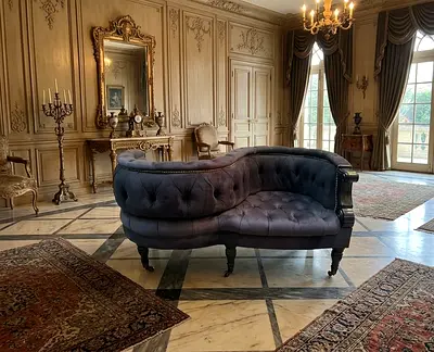 Marina homes Antique-Style Tufted Velvet Settee Sofa - Curved Back, Navy