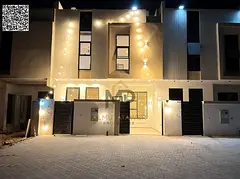 Three-story villa at a bargain price, including registration and ownership fees, on the main street,
