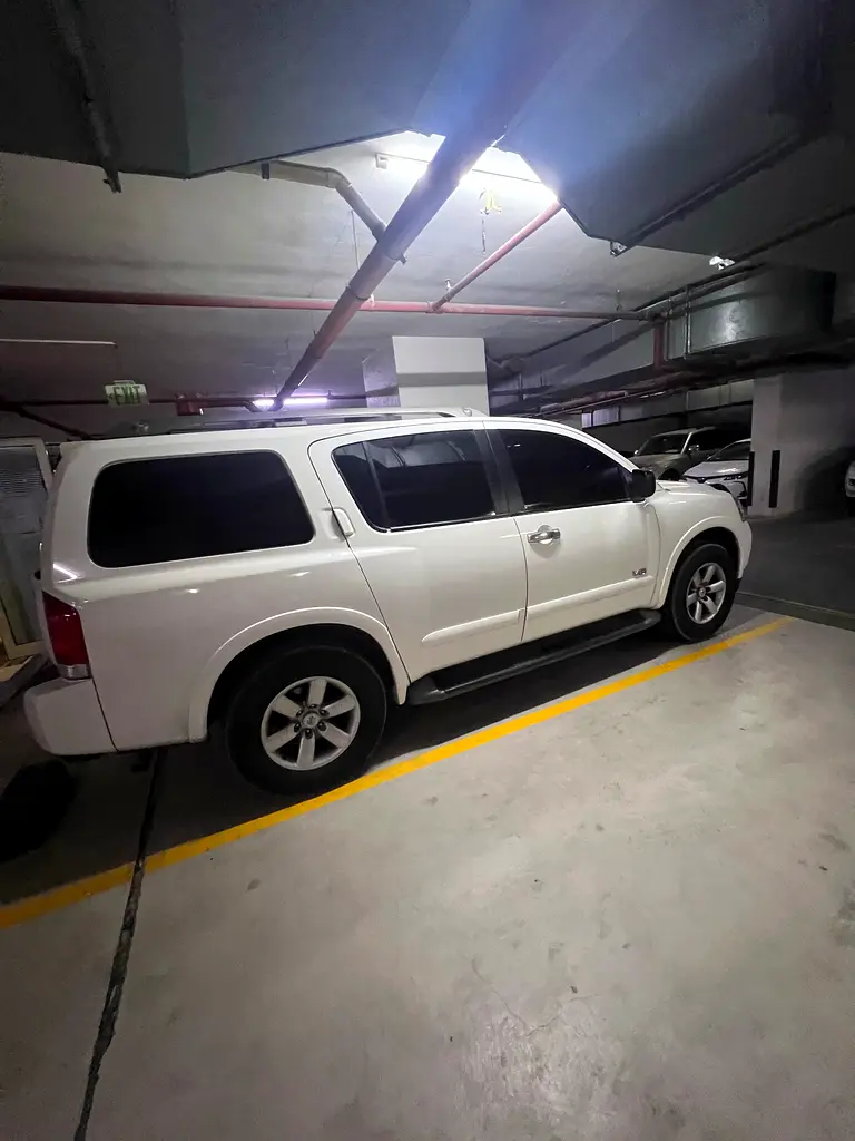 Nissan Armada 2015 — photo 1 of 9