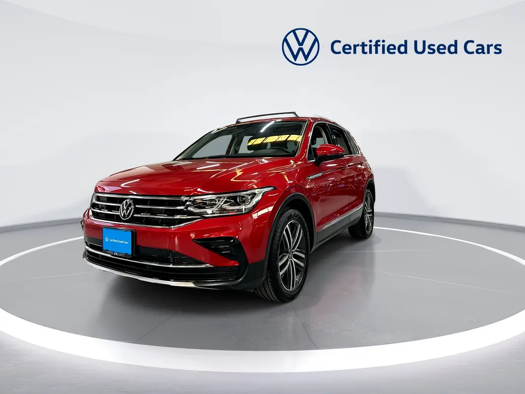 Volkswagen Tiguan 2023 — photo 1 of 12