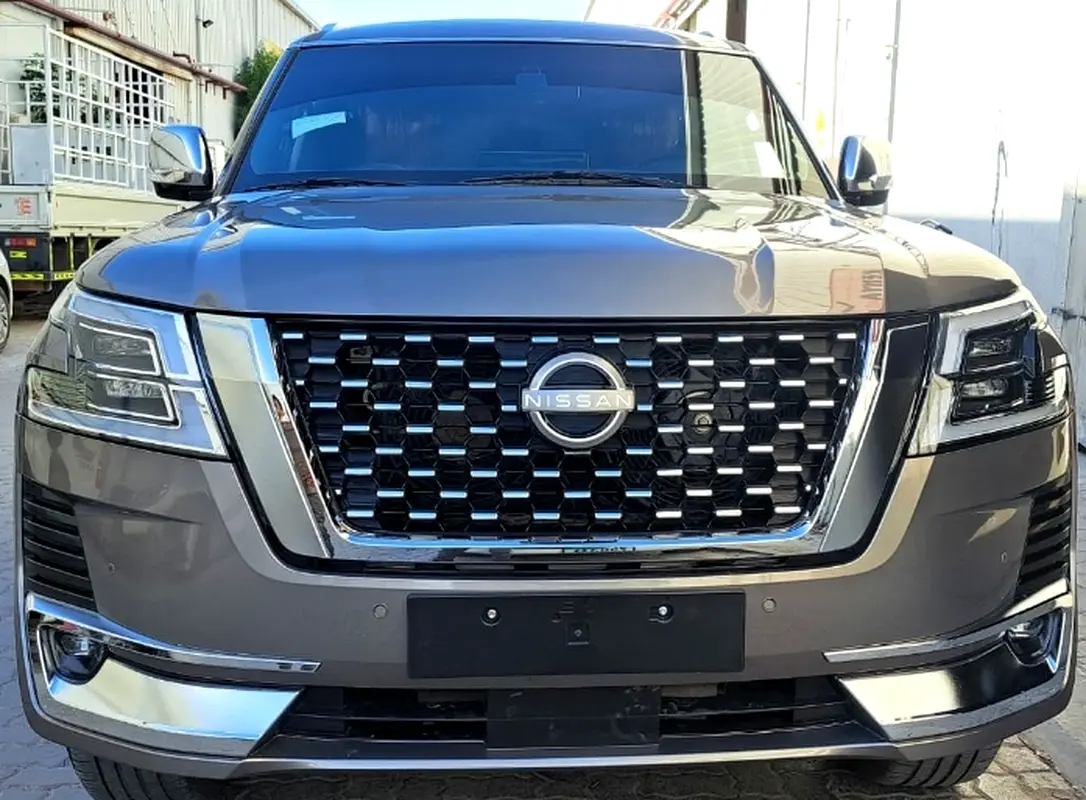 Nissan Patrol 2014 — photo 1 of 5
