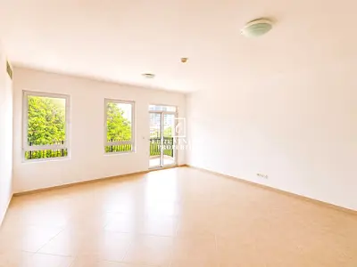 SPACIOUS | UPGRADED UNIT | GARDEN VIEW