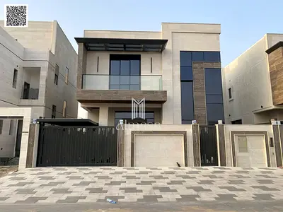 فيلا عصرية تقع على شارع رئيسي، بدون رسوم خدمات مع التملك لجميع الجنسيات .