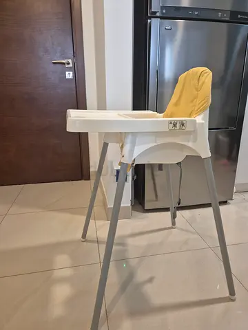 Baby feeding chair