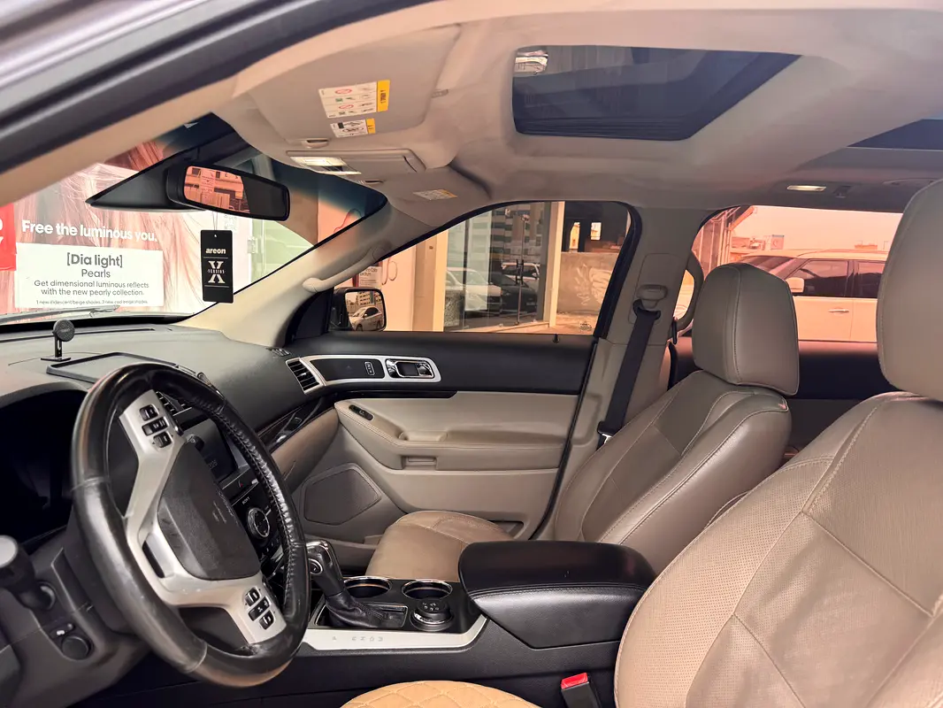 Ford Explorer 2013 — photo 1 of 8