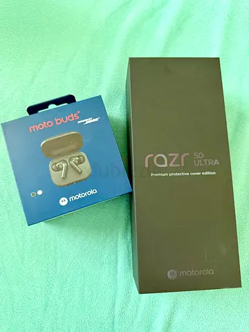 Motorola Razr 50 Ultra + Moto Buds