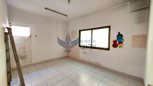 Spacious 1bhk apartment available in nabba near to lulu split ac central gas family building with f