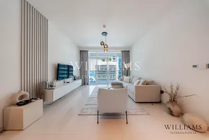 FURNISHED | SEA VIEWS | VACANT ON TRANSFER