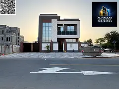 Corner villa, prime location opposite the mosque, directly on the main street, all-inclusive.