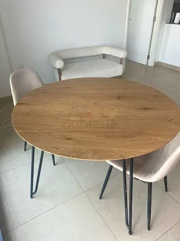 Round Wooden Dining Table with Metal Legs and 4 Chairs