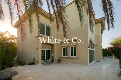 Lake Facing 4BR Villa | Prime Plot | VOT