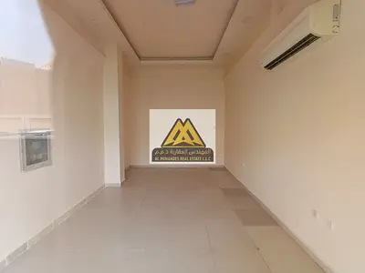 محل تجاري للإيجار السنوي في منطقة الحميدية بعجمان بموقع حيوي وسعر مميز