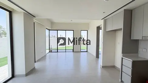 Corner 4BR + Maid | Single Row | 6 Parking