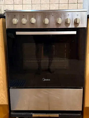 Midea Stainless Steel Freestanding Gas Cooker with Oven - Good Condition