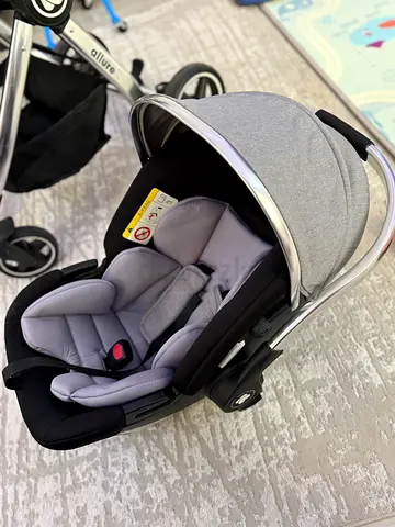 Kikka boo allure Infant car seat with stroller adapter - light grey, good condition