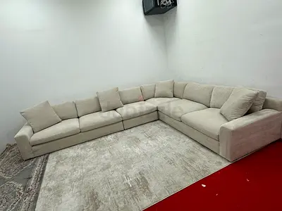 Like new condition oc home 7 seater sofa
