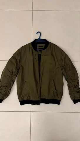 🧥 Bershka Bomber Jacket (Size XL)