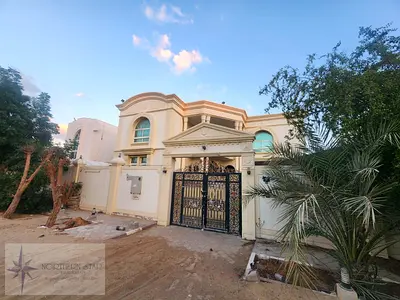 ***HUGE 6Bhk Duplex Villa Available in Ramaqiya Area***