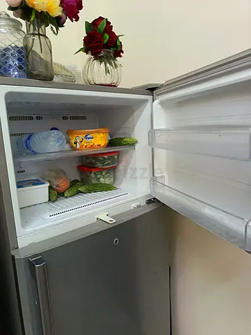 Large family size 550 Ltr double-door refrigerator with freezer compartment - good working condition
