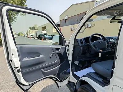 2026 Toyota HIACE — миниатюра 9