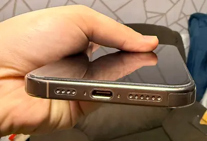 iPhone in good working condition with Box