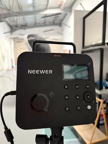 Neewer LED Video Light Panel with LCD and Control Dial - Good Condition
