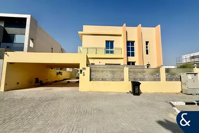Vastu | Spacious Villa | Vacant | 6 Bedrooms
