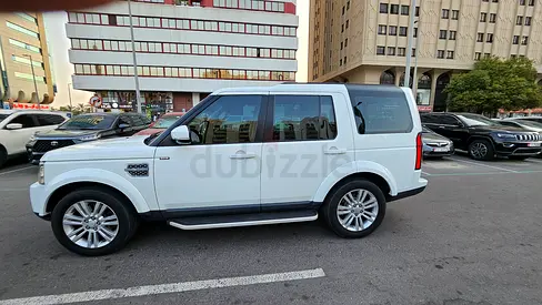Agency maintained Supercharged LR4 HSE 2016 Model Single owner for sale