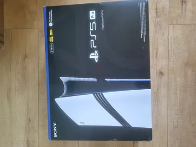 Sony PlayStation 5 Pro (International) 1 controller