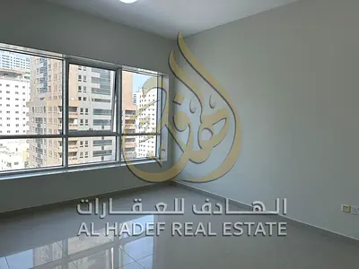 3 غرف وصالة بالقصباء مساحة 1776 قدم، تكييف وباركن أوتوماتيك مجاني، تصديق العقد على المالك، موقع راقٍ ومميز.