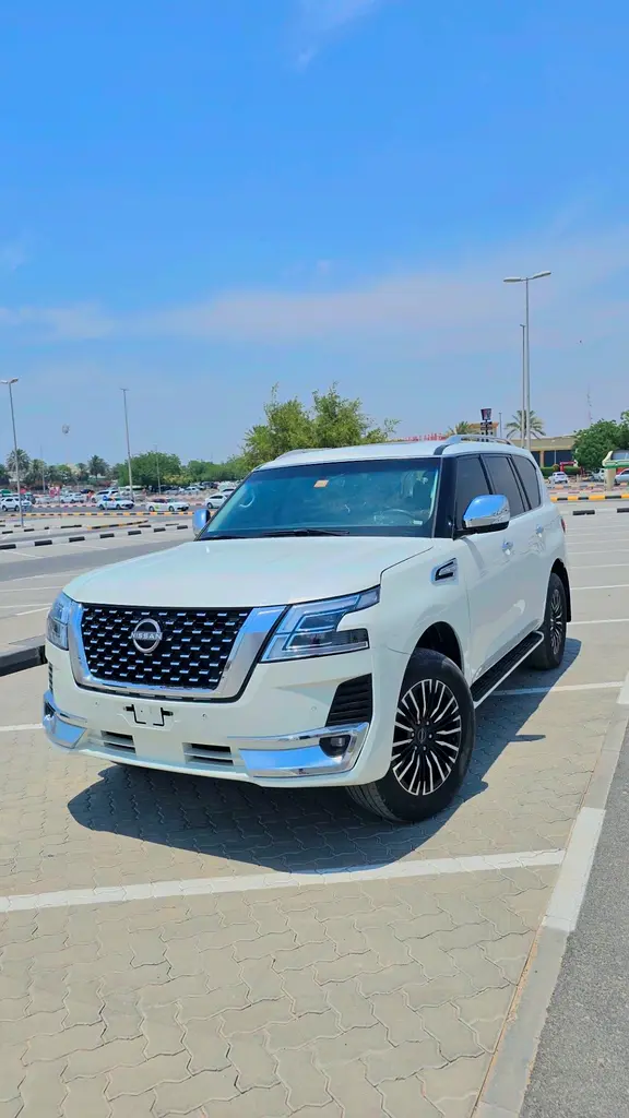Nissan Patrol Safari 2016 — photo 1 of 15