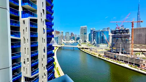 Full Canal and Burj Khalifa View | Mid Floor