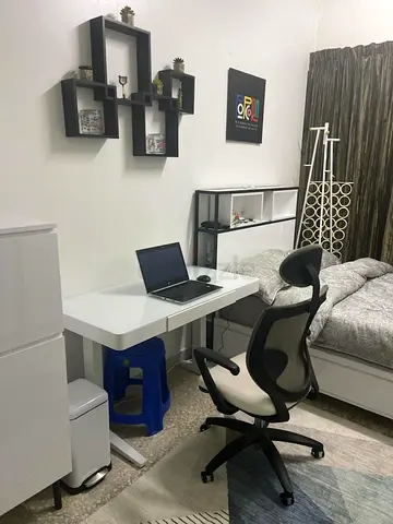 Home Center White Office Smart Desk with Sliding Drawer (Good Condition)