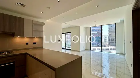 Lagoon Facing | Low Floor | High End Finishes