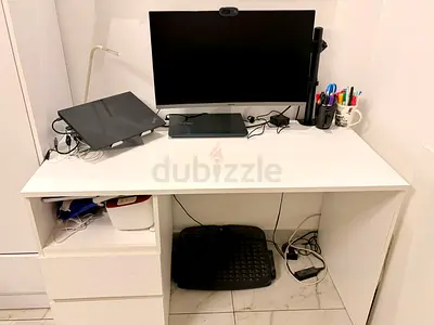 URGENT SALE COMPUTER TABLE