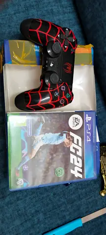 PS4 CD and Controller urgent sale