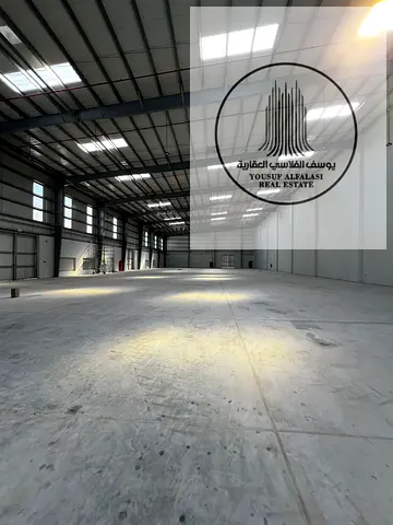 Large warehouse for rent in Umm Al Quwain – large space at a great price per square foot