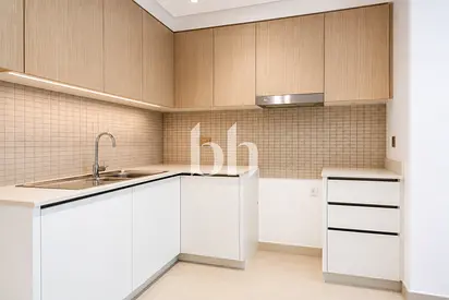 Unfurnished | Lagoon View | Vacant Soon