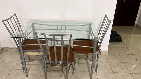 Dinning table for sale