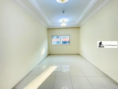 FRONT OF MOE | FAMILY SHARING | FREE AMENITIES |