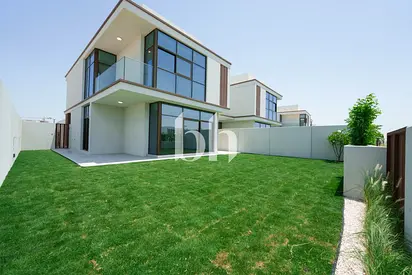 Park Facing | Landscaped Garden | Ready to Move in