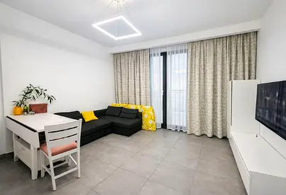TENANTED | BRIGHT APARTMENT | PREMIUM LIVING