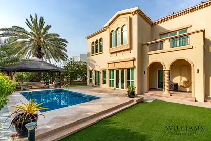 CORNER VILLA | LAKE VIEW | AVAILABLE IN MAY