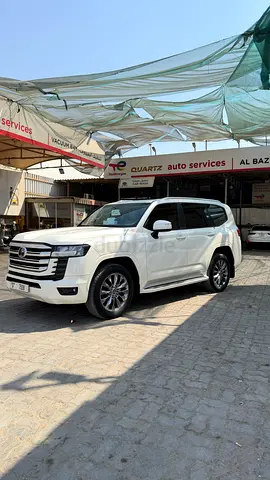 2023 Toyota Land Cruiser GXR - GCC Specs - Pristine Condition